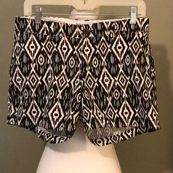 Old Navy Pants - Old Navy ikat design shorts